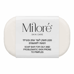 סבון פנים מקצועי לעור שמן עם מרקם חלק ונעים, לניקוי יסודי ושמירה על רעננות לאורך היום.