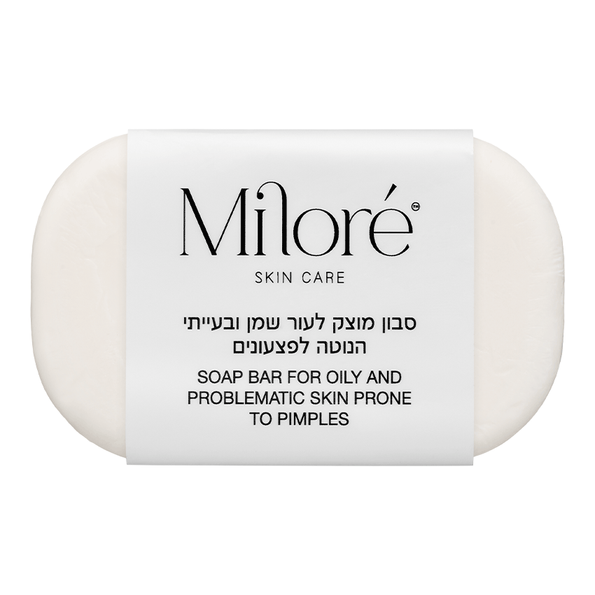 סבון פנים מקצועי לעור שמן עם מרקם חלק ונעים, לניקוי יסודי ושמירה על רעננות לאורך היום.